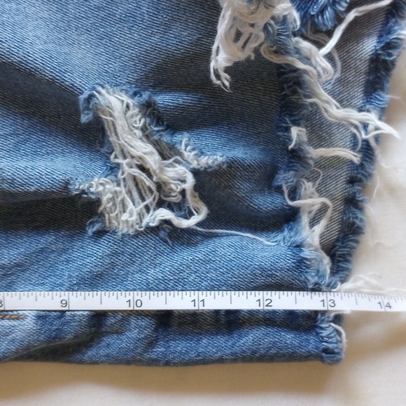 Abercrombie 4" Mom Short High Rise Cutoff Denim Shorts 26/2 - Picture 8 of 8